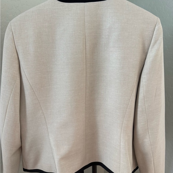 Elegant Cream and Black Women's Jacket - Picture 2 of 4